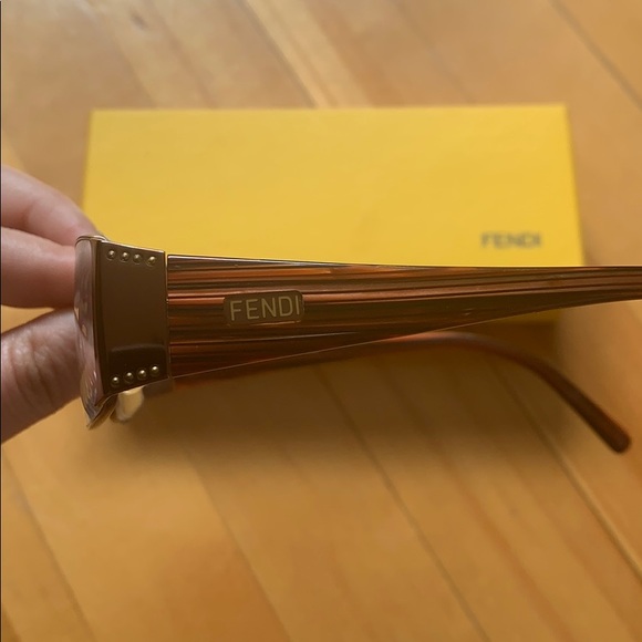 Fendi - Prescription Glasses with Unique Frames - Picture 7 of 14